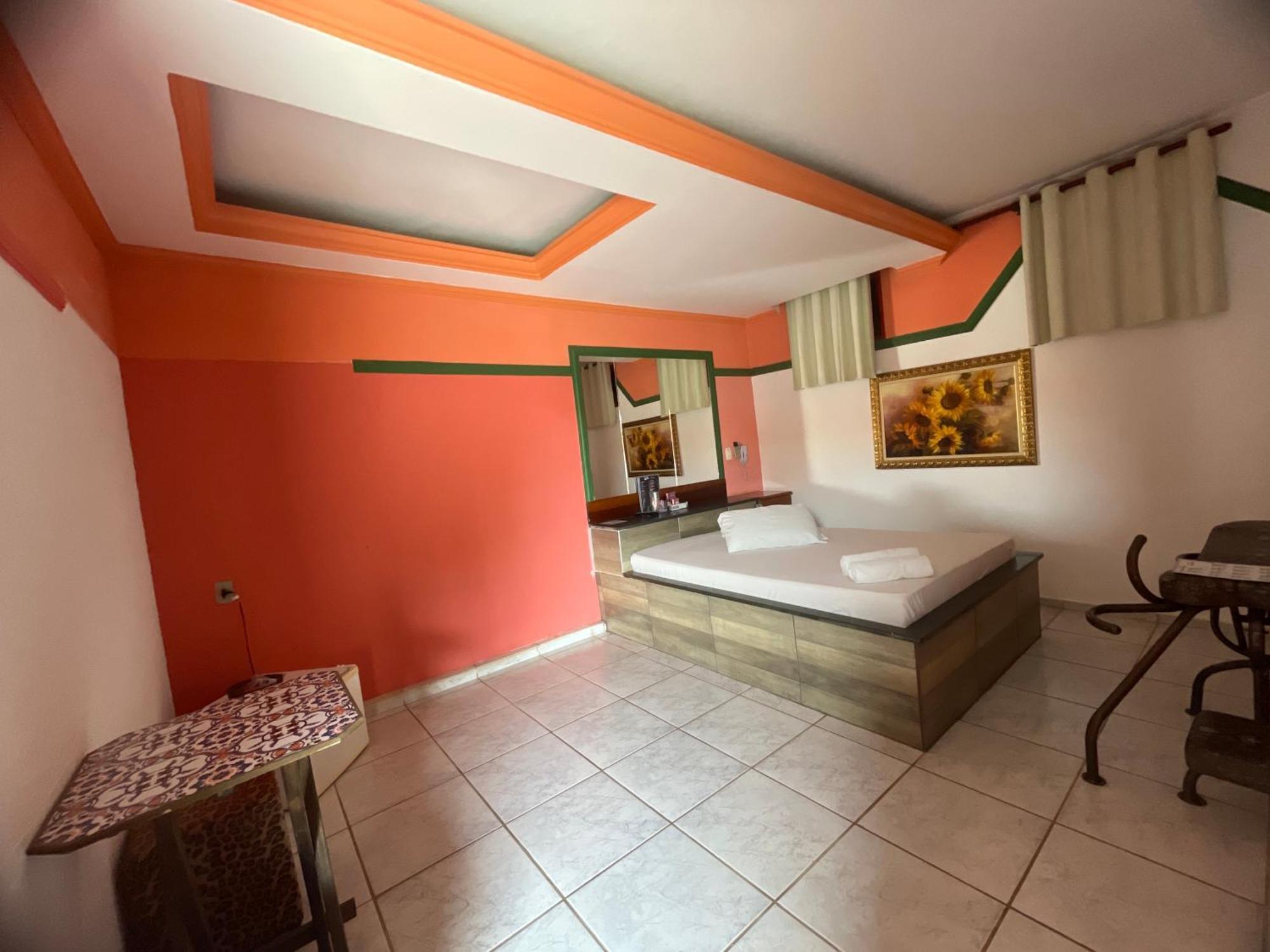 Lux Motel Holambra Bagian luar foto